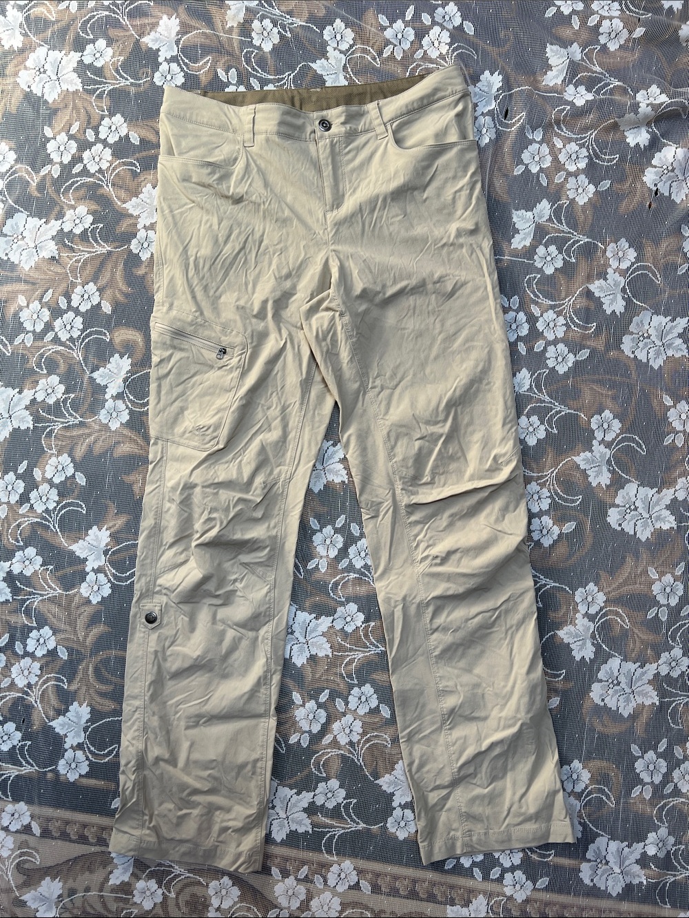 Patagonia Tan Pants / Convertable Capri Button Up